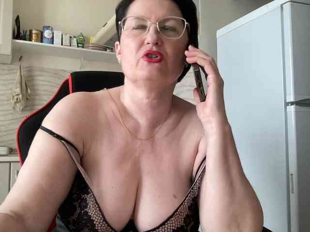 HotMilfPussy webcam