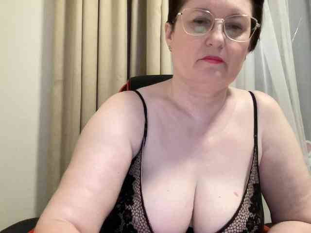 HotMilfPussy webcam