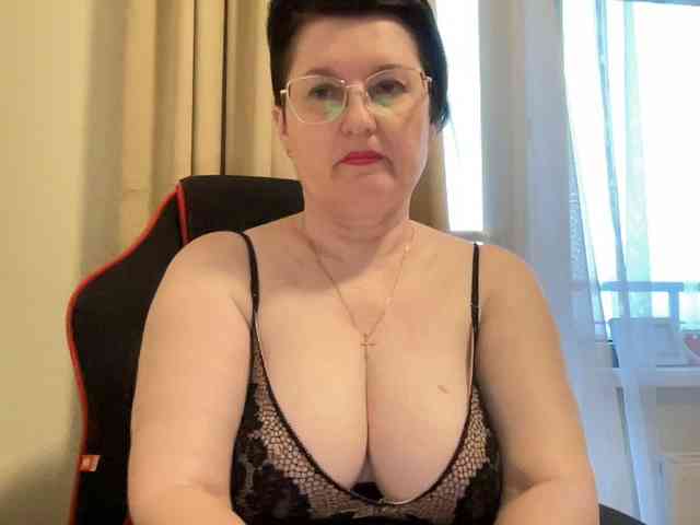 HotMilfPussy webcam