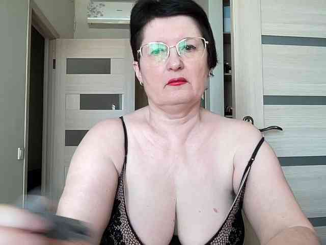 HotMilfPussy webcam