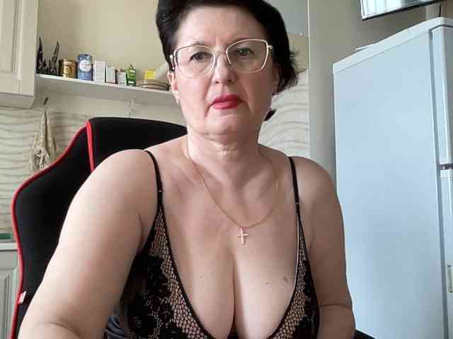 HotMilfPussy webcam