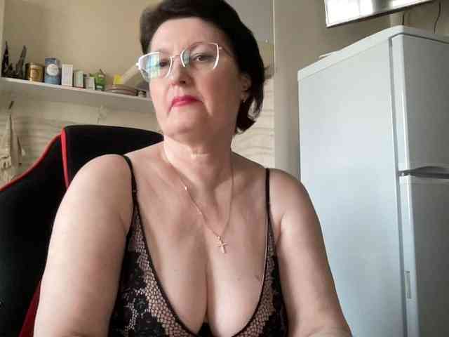 HotMilfPussy webcam