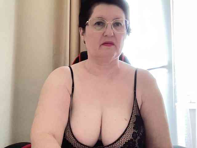 HotMilfPussy webcam