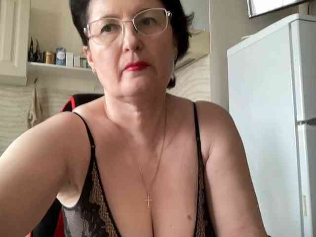 HotMilfPussy webcam