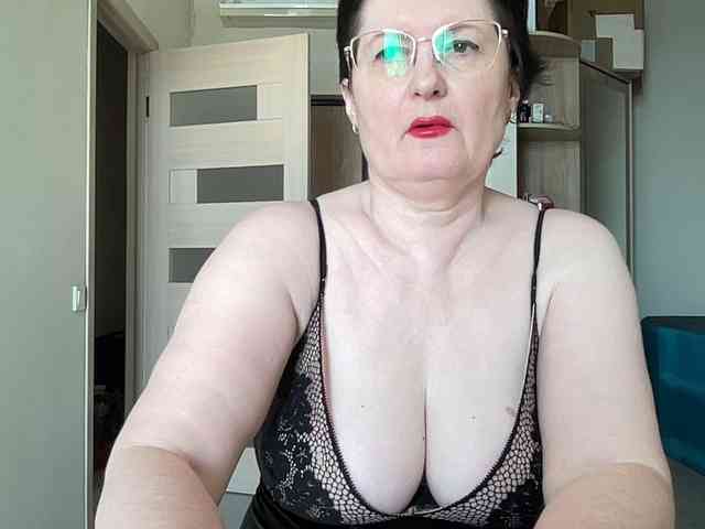HotMilfPussy webcam