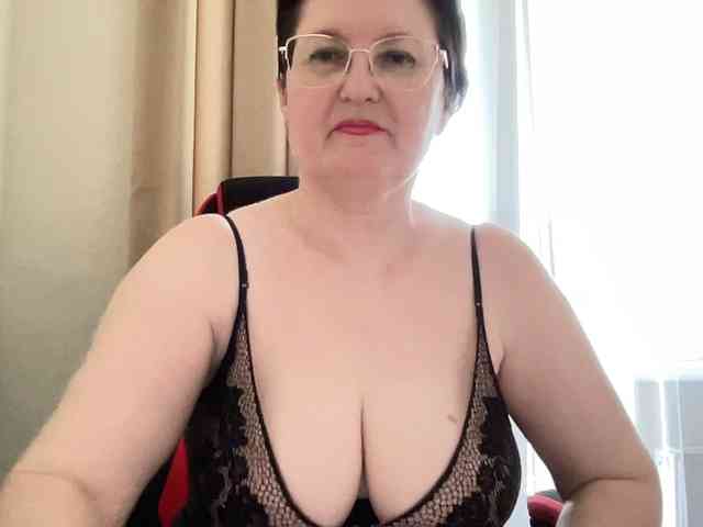 HotMilfPussy webcam