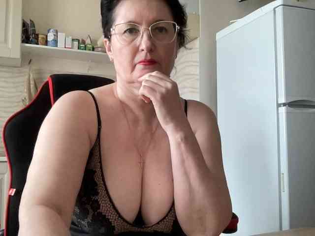 HotMilfPussy webcam