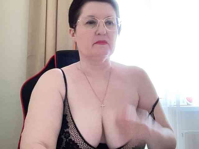 HotMilfPussy webcam