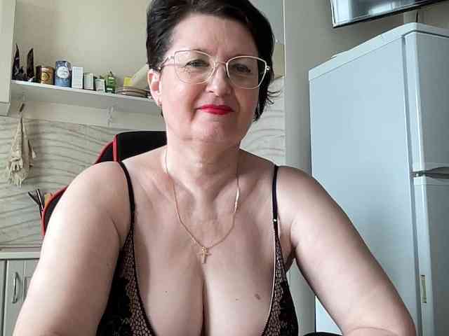 Модель: HotMilfPussy