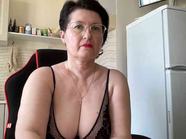 HotMilfPussy webcam