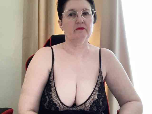 HotMilfPussy webcam