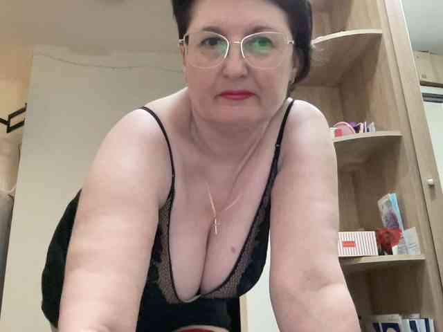 HotMilfPussy webcam