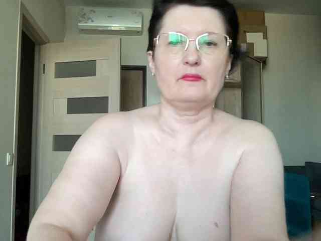 HotMilfPussy Live Webcam on BongaCams