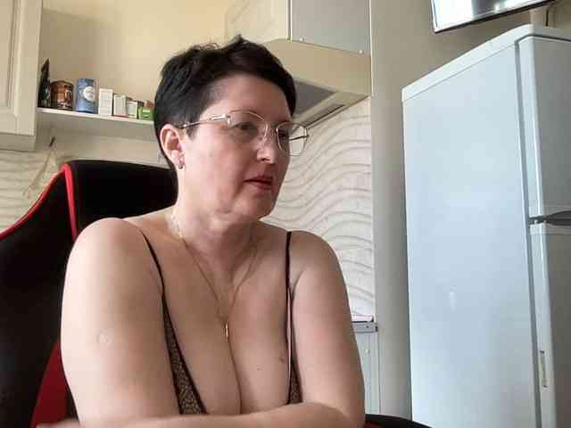HotMilfPussy webcam