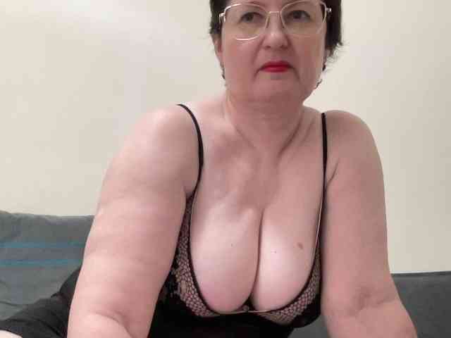 HotMilfPussy webcam