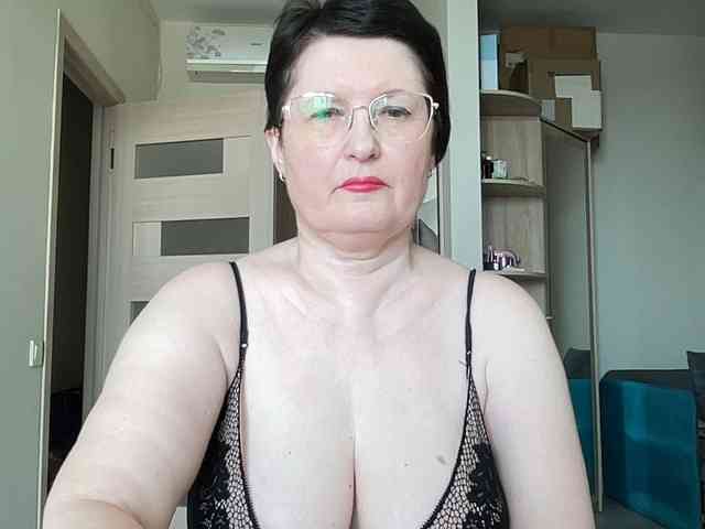 HotMilfPussy webcam