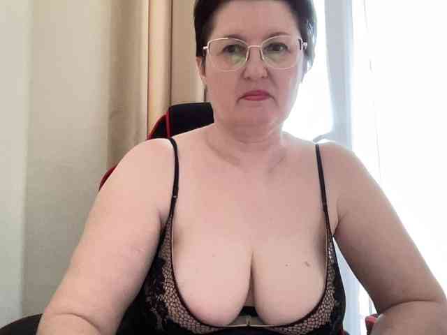 HotMilfPussy webcam