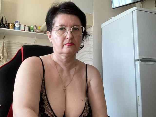 HotMilfPussy webcam