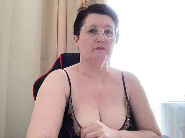 HotMilfPussy webcam