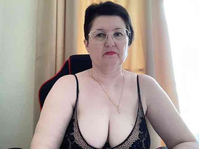 HotMilfPussy webcam