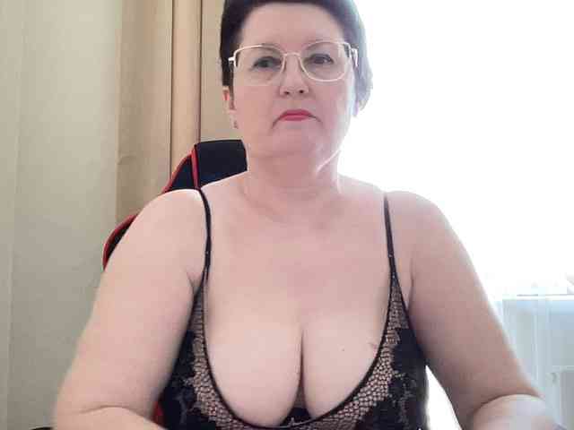 HotMilfPussy webcam