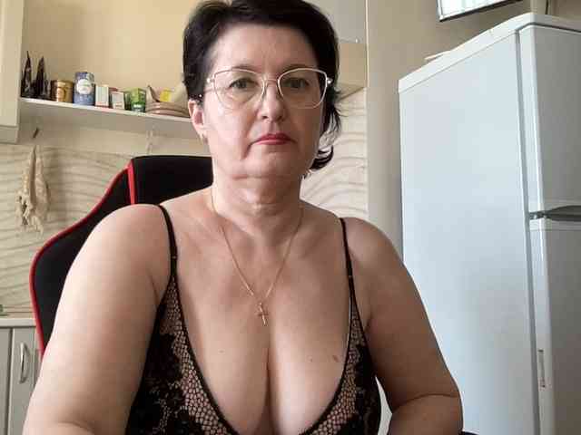 HotMilfPussy webcam