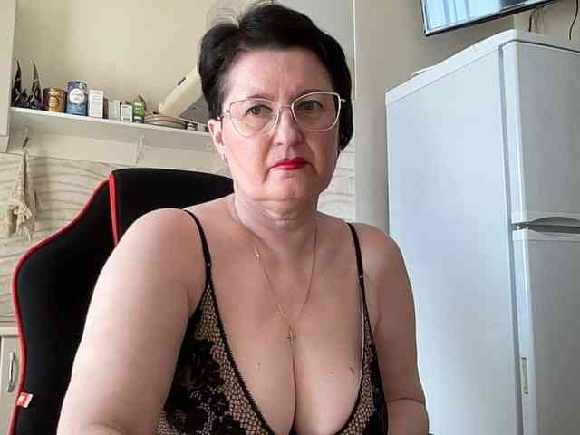 HotMilfPussy webcam