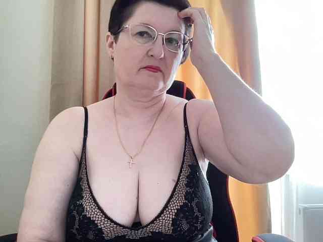 HotMilfPussy webcam