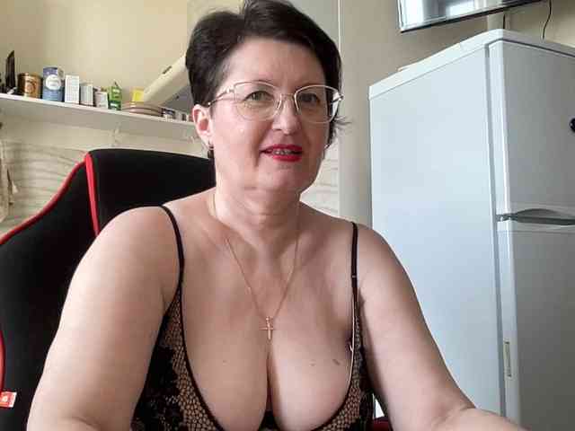 HotMilfPussy webcam