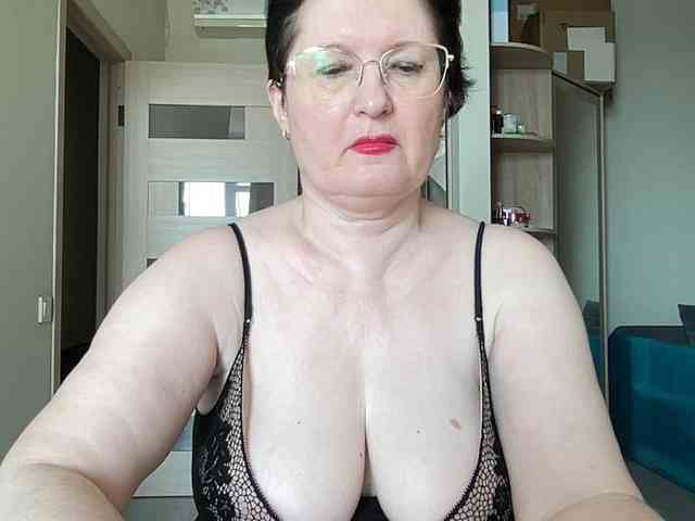 Hotmilfpussy's cam show statistics and live stream