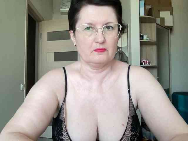 HotMilfPussy webcam