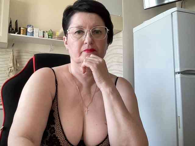 HotMilfPussy webcam