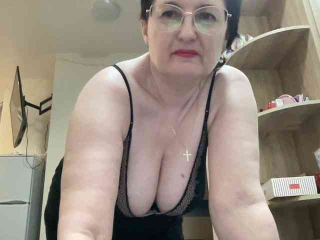 HotMilfPussy webcam