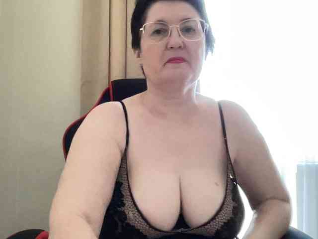HotMilfPussy webcam
