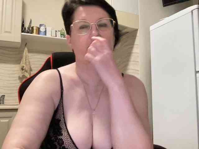 HotMilfPussy webcam