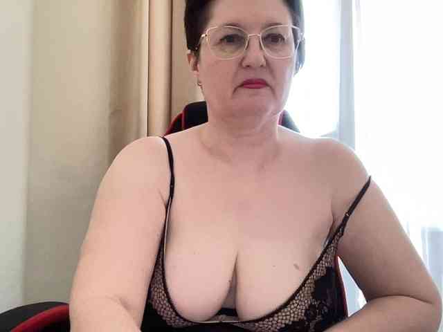 HotMilfPussy webcam