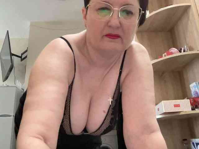 HotMilfPussy webcam