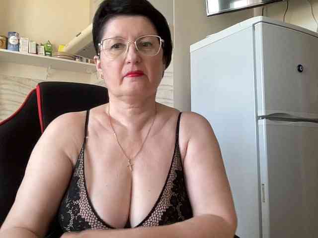 HotMilfPussy webcam