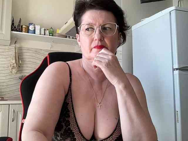 HotMilfPussy webcam