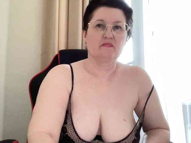 HotMilfPussy webcam