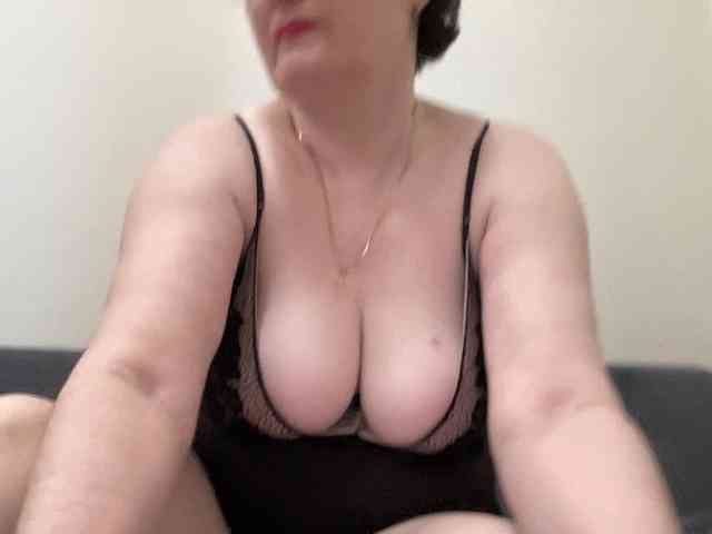HotMilfPussy webcam