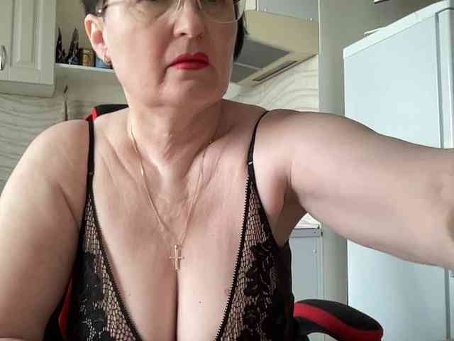 HotMilfPussy webcam