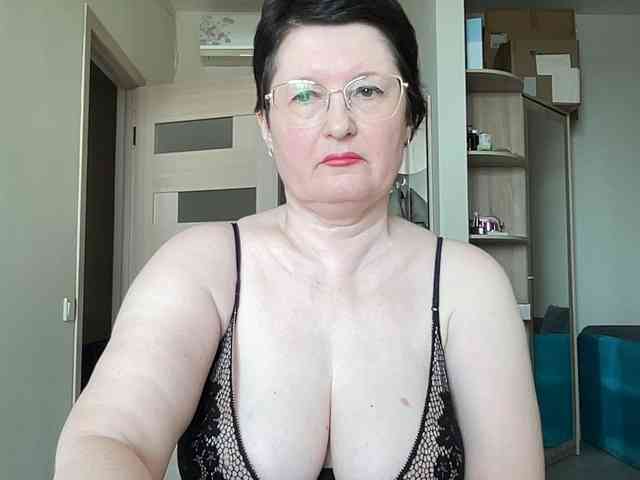HotMilfPussy webcam