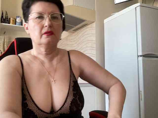 HotMilfPussy webcam