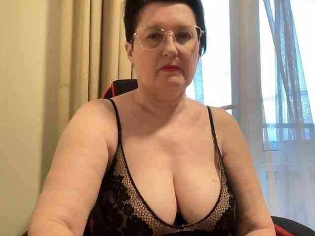 HotMilfPussy webcam