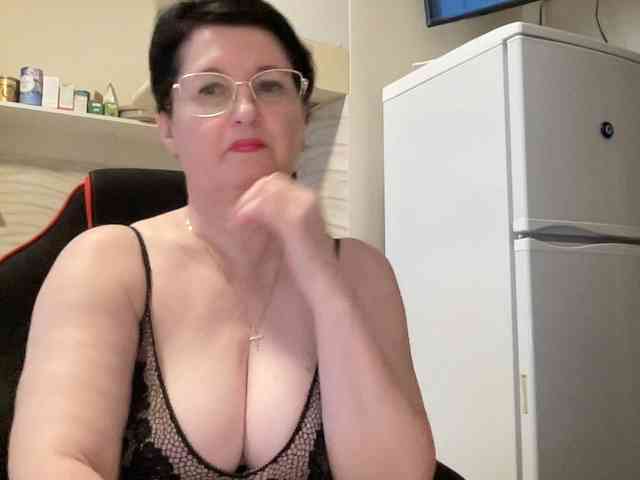 HotMilfPussy webcam