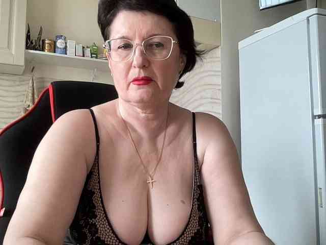 HotMilfPussy webcam