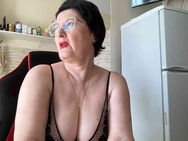 HotMilfPussy webcam