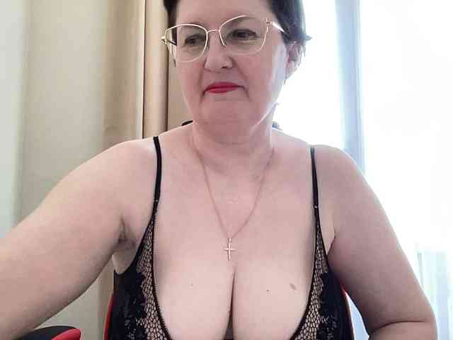 HotMilfPussy webcam
