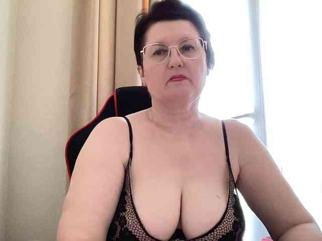 HotMilfPussy webcam
